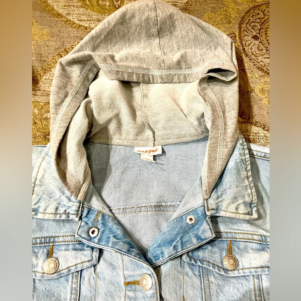 Girls NWT denim jacket with attached gray hoodie size 14